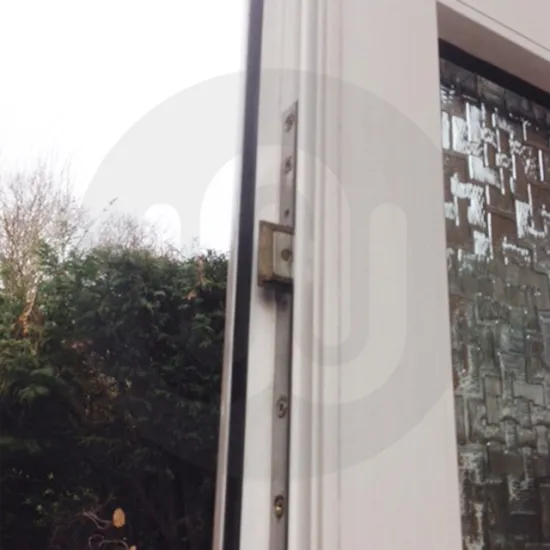 Yale 3PLACEIT G712 Style Lock - 2 Hook 2 Roller