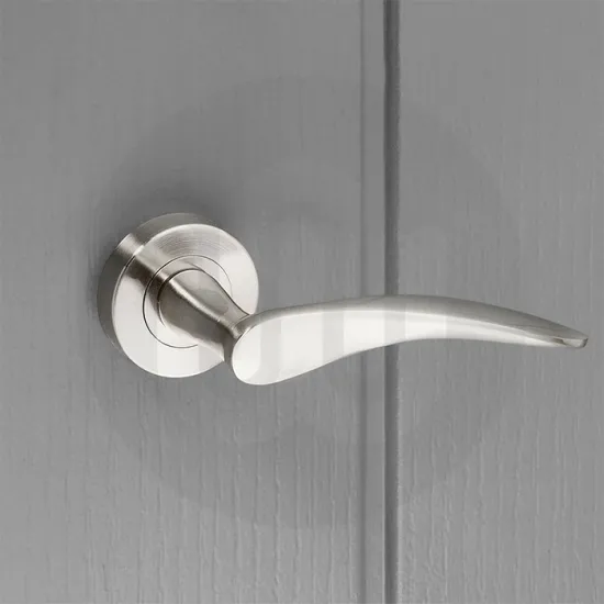 Sweep Lever on Linear Rose Sweep Lever on Linear Rose